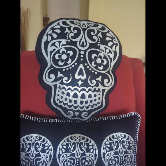 Skull Pillow Set of 2 - Picture 9 of 9